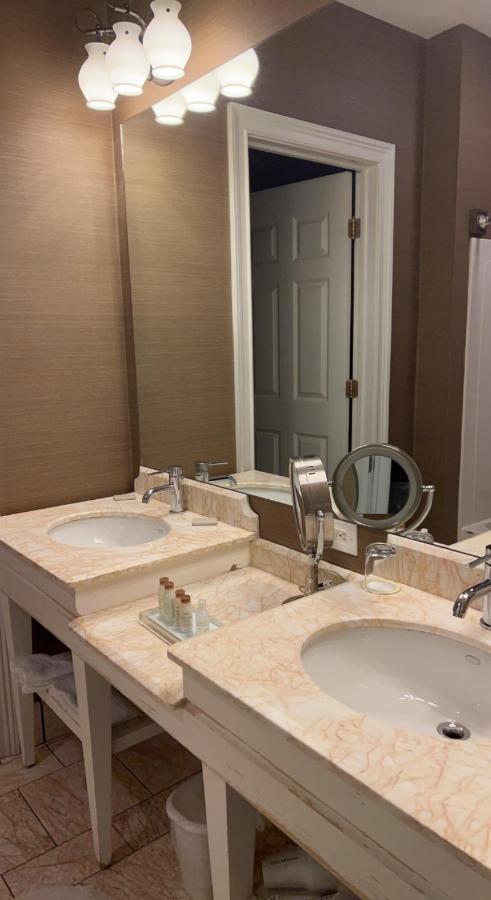 Rocky River Inn New Milford Bagian luar foto