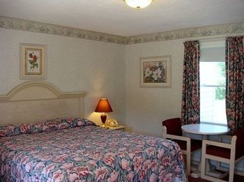 Rocky River Inn New Milford Bagian luar foto