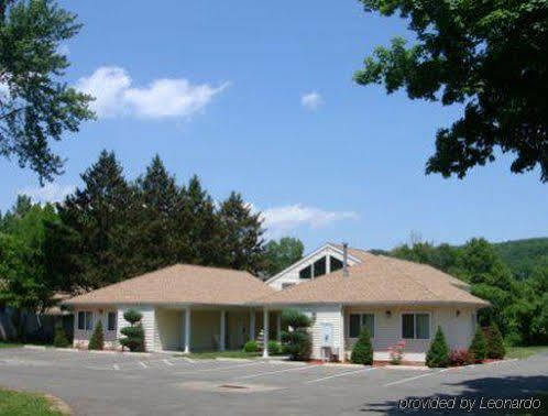 Rocky River Inn New Milford Bagian luar foto